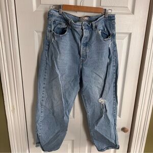 Levi’s Rib Cage Straight Ankle Distressed Jeans Button Fly Size 33 light wash